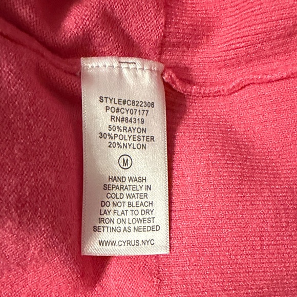 NWOT Cyrus Women's Vibrant Pink Knit Top - Picture 4 of 4